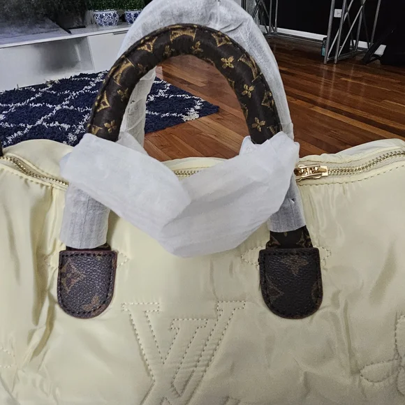 Inspired Nylon Bag - Picture 2 of 9